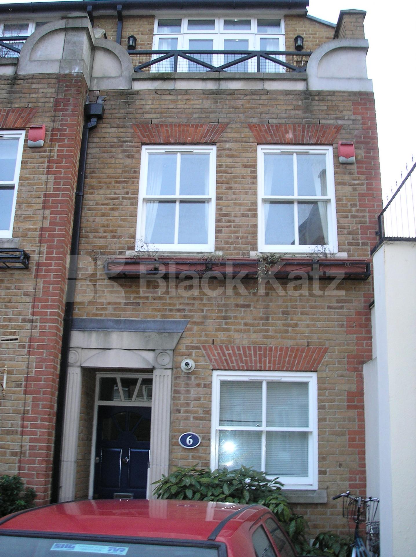 			MUST BE SEEN, 3 Bedroom, 1 bath, 1 reception Flat			 Old Dairy Mews, KENTISH TOWN NW5 NW5
